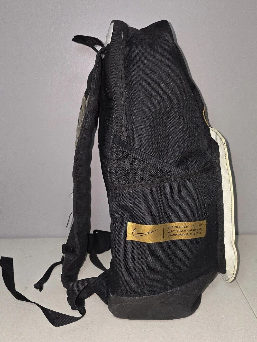Nike Hoops Elite Pro 32L Basketball Backpack - Black/Gold